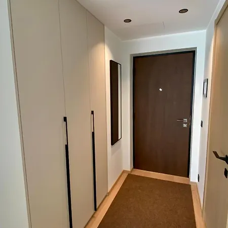 Avalon Premium With Balcony & Free Parking Διαμέρισμα *