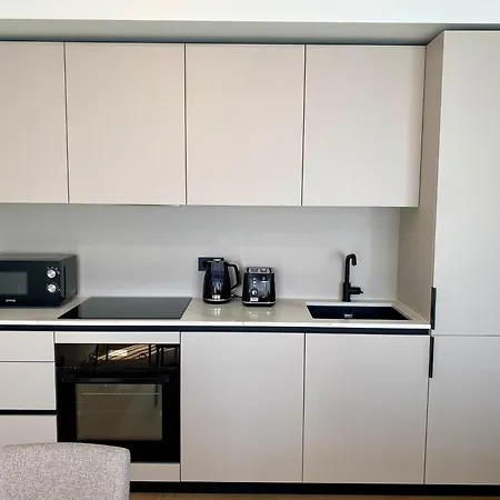 Avalon Premium With Balcony & Free Parking Apartamento